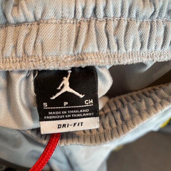 Jordan men’s basketball shorts size Small - Picture 5 of 5